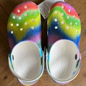 BRAND NEW w/tags Pattern Crocs Slides/Shoes/Clogs
Size Mens 3, Women’s 5 Youth 5